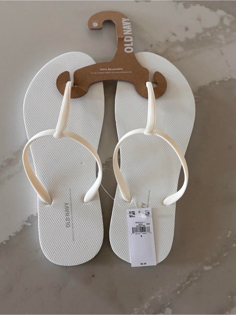 Old Navy White Women’s Round-Strap Flip Flop Sandals